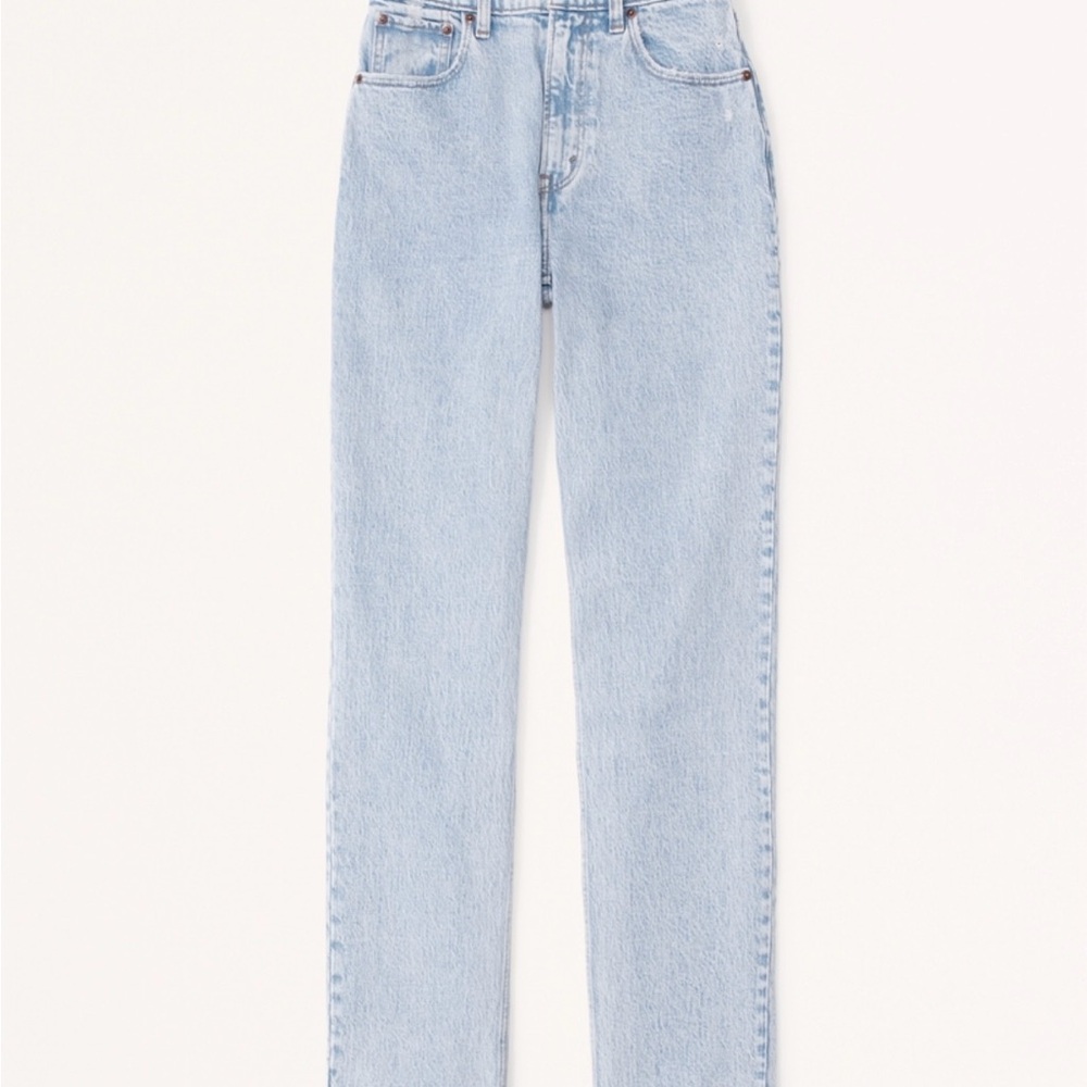 Abercrombie 90s Ultra High Rise Straight
Jeans Light Wash